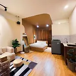 Cozy Modern Place W/Projector @ Near Pink Church